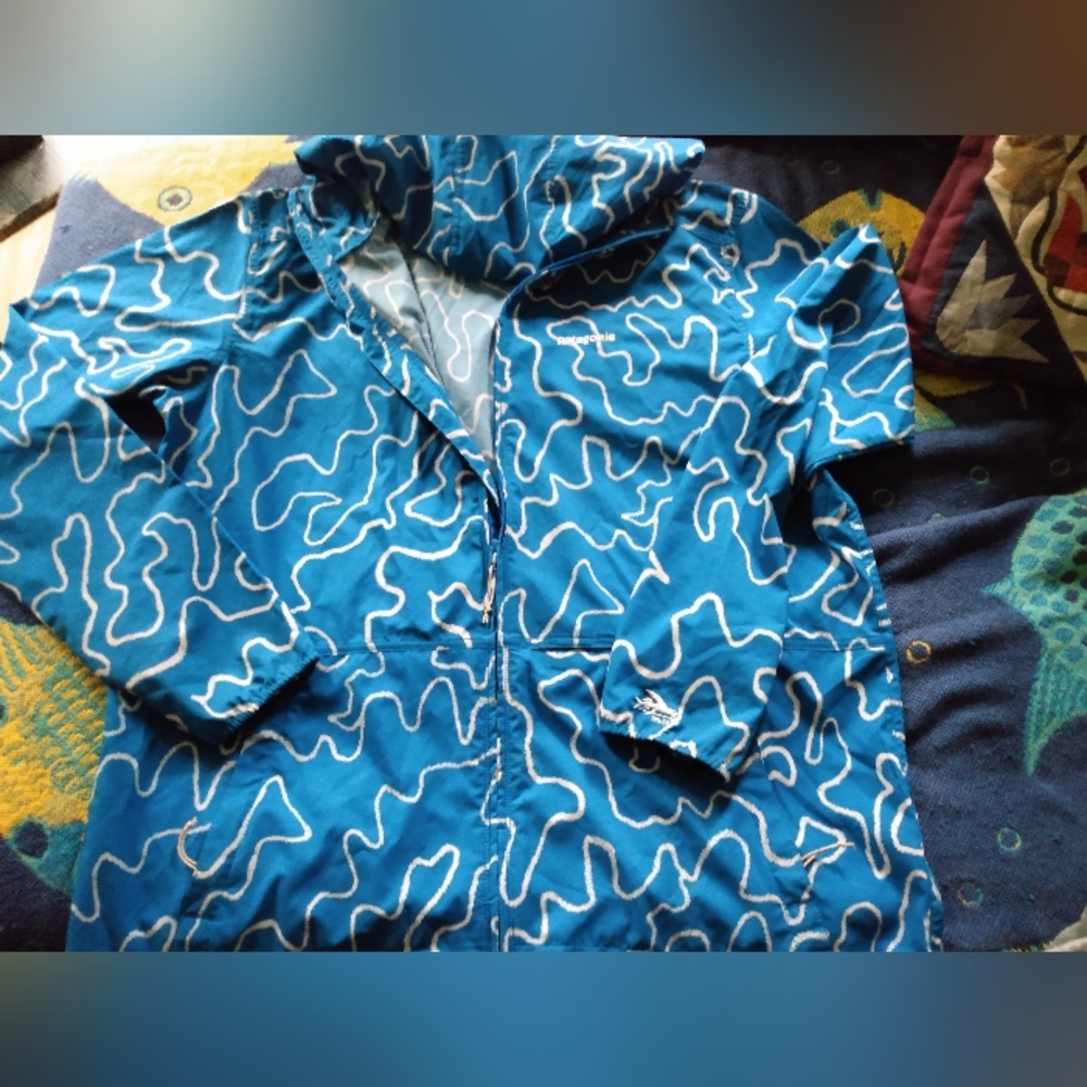 Rare Colorway! Patagonia Light Hooded UPF50 Jacket